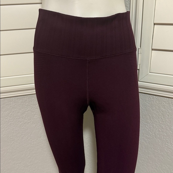 Athleta Halasana Seamless 7/8 Tight Leggings - Picture 5 of 12